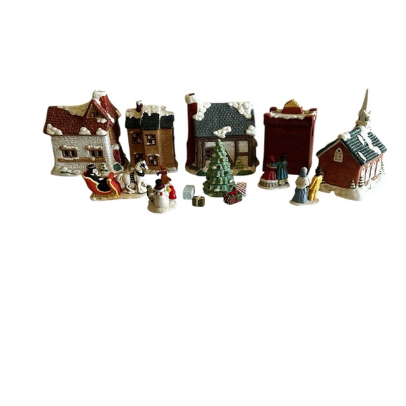 VINTAGE CHRISTMAS VILLAGE 15 PIECES /NO BOX/ NO LIGHTS - Picture 11 of 14